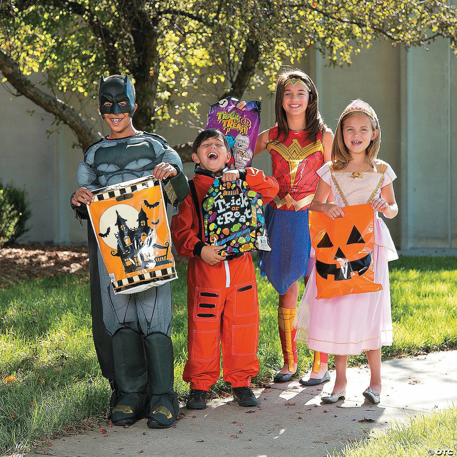 Top 10 💯 12 1/2" x 17" Bulk Medium 🎃 Halloween Trick-or-Treat Plastic Goody Bag Assortment - 250 Pc. 👍 - Image 2